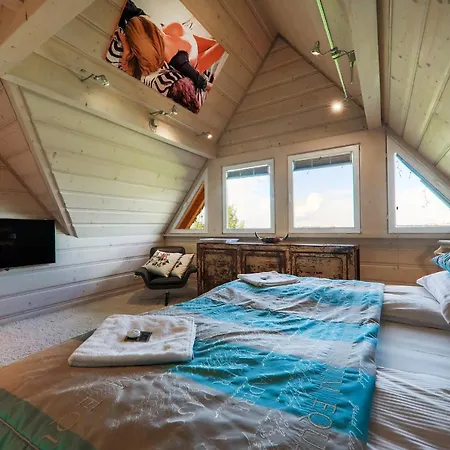 Chalet Kwiat Sniegu Deluxe Kolo Gubalowki *